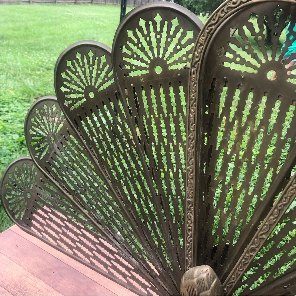 Vintage MCM Brass Fireplace Screen Pineapple - Picture 4 of 16